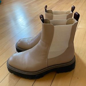 Sam Edelman LAGUNA CHELSEA BOOT in Sesame Leather  8.5